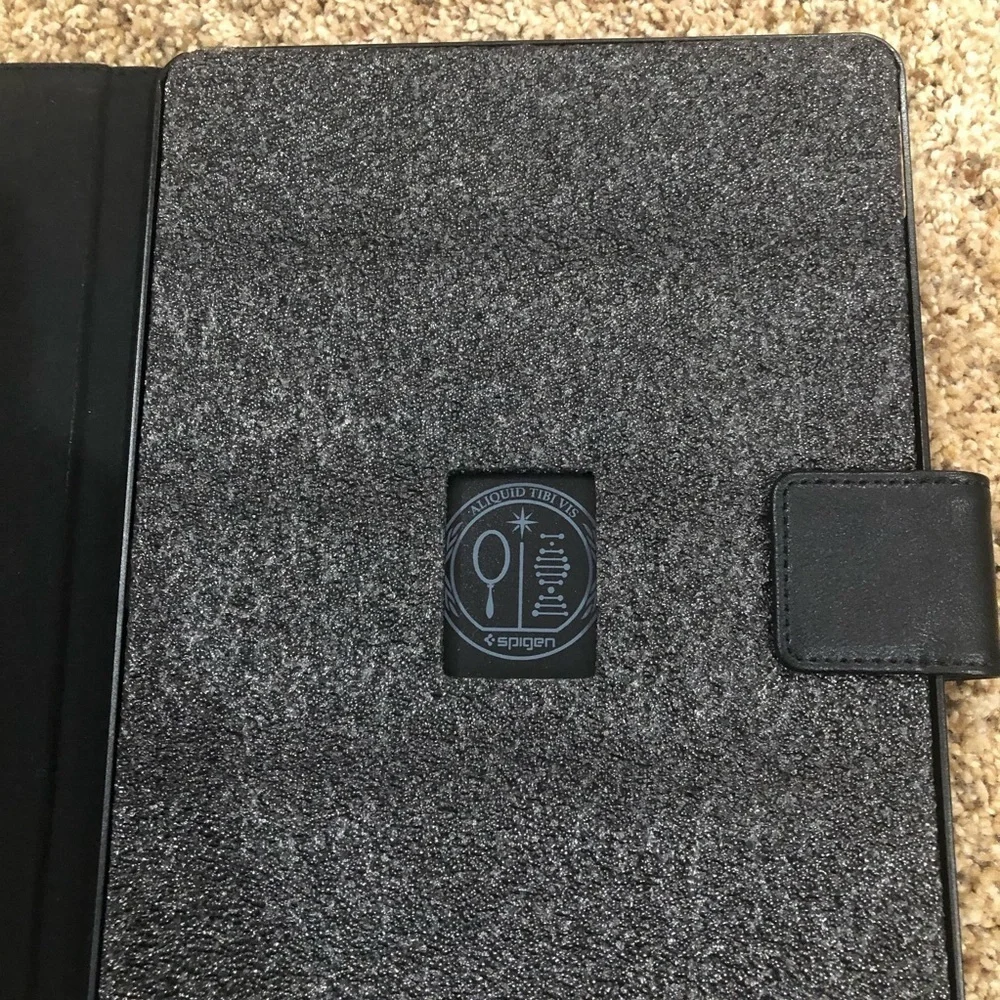 Spigen iPad Air 3 2020 Case / Stand Folio / NWOB/ Black